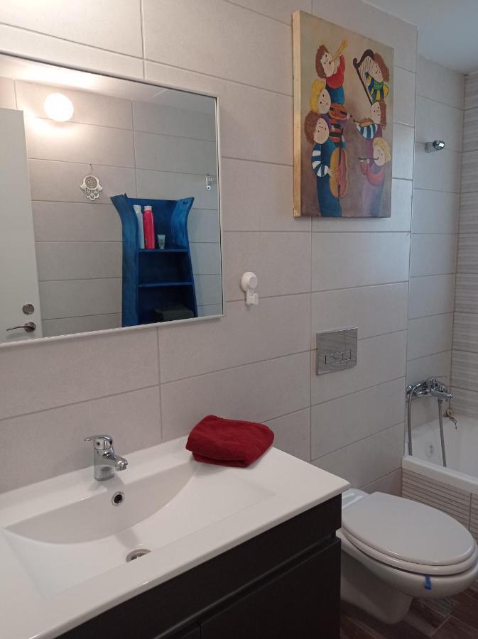 Апартаменты New! Great Location! Vibrant Downtown, Talpiot Market, Flea Market, Carmel Beach, Close To Everywhere Хайфа Экстерьер фото